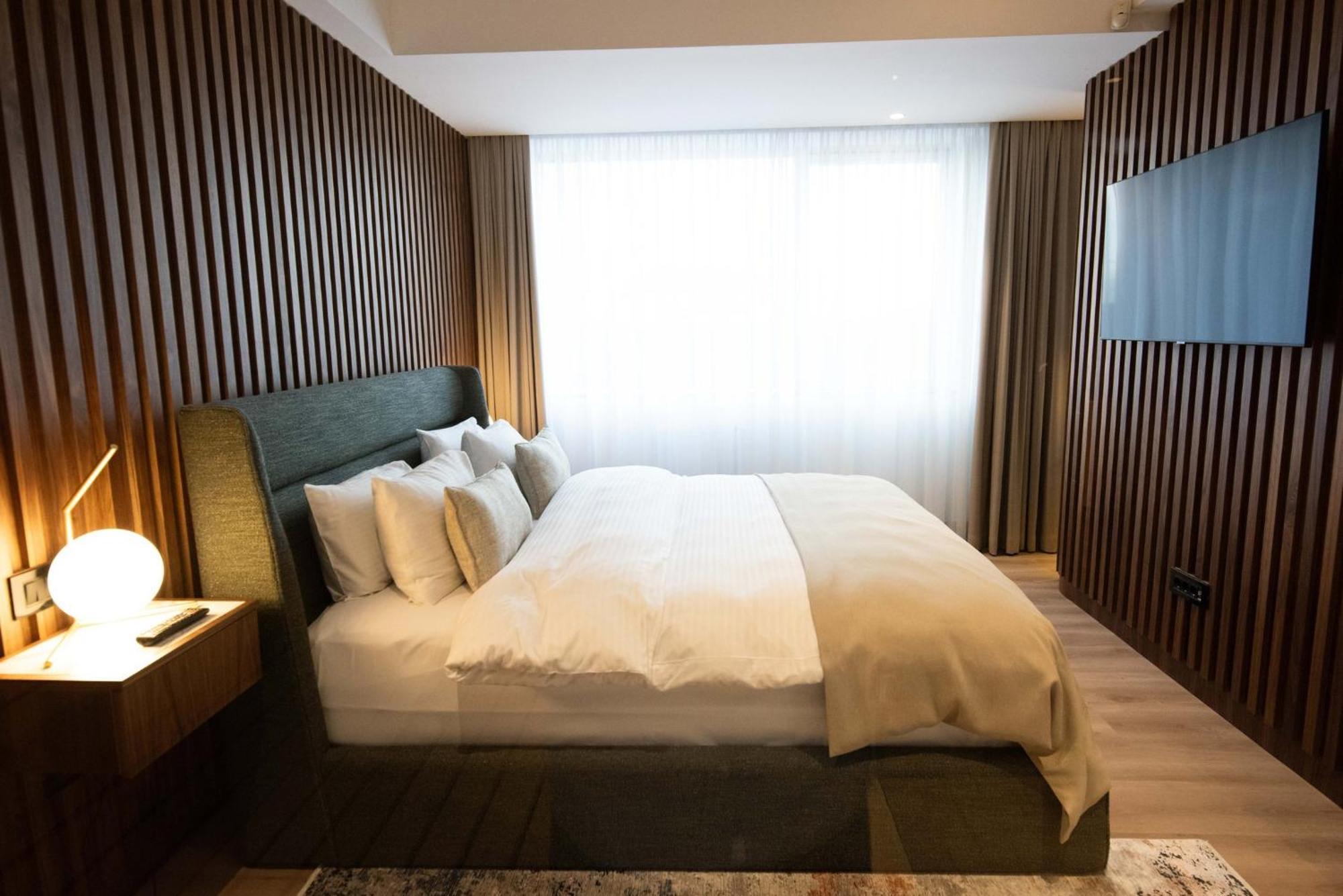 Holiday Inn Belgrade By Ihg Belgrado Exterior foto