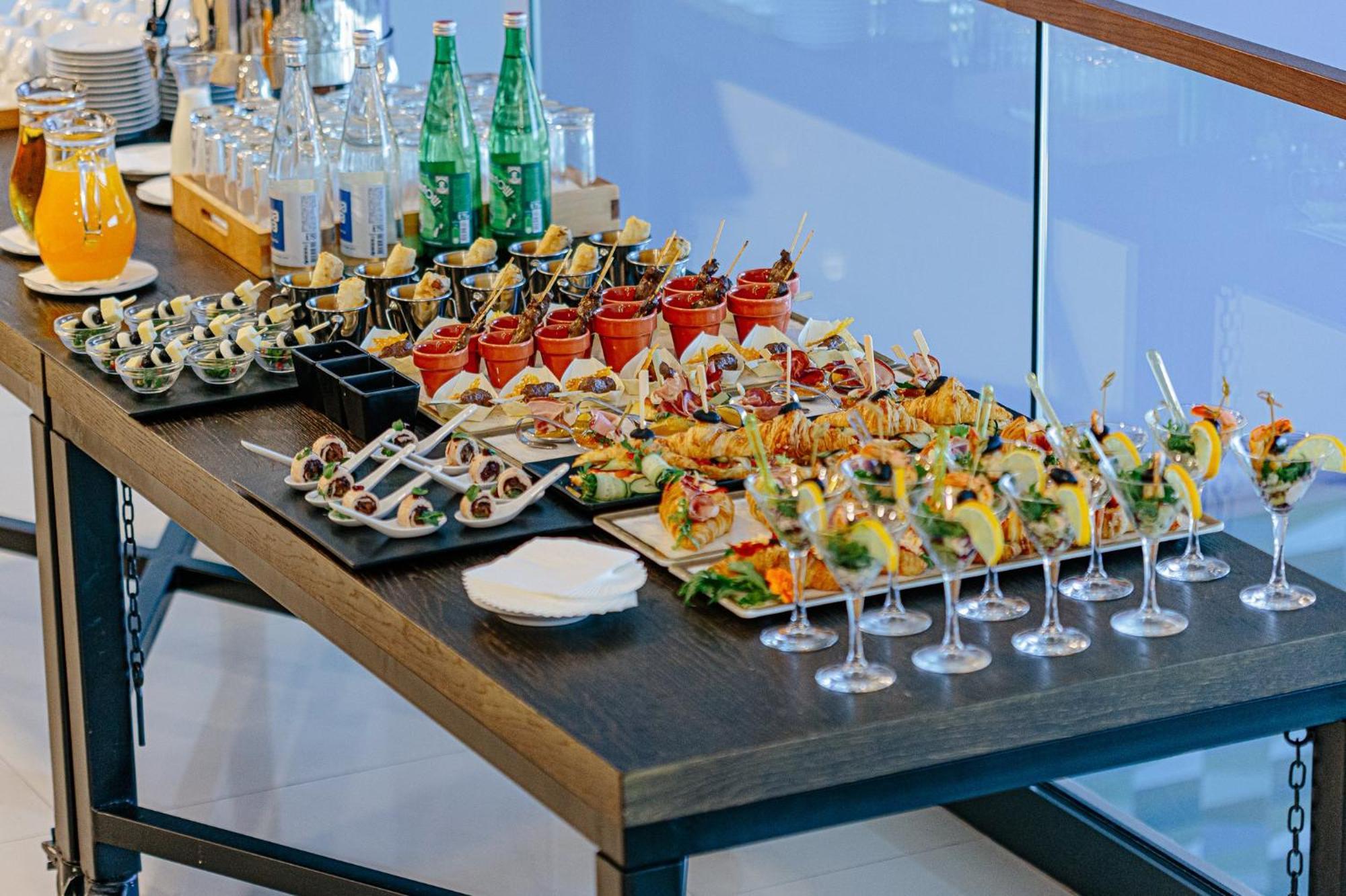 Holiday Inn Belgrade By Ihg Belgrado Exterior foto