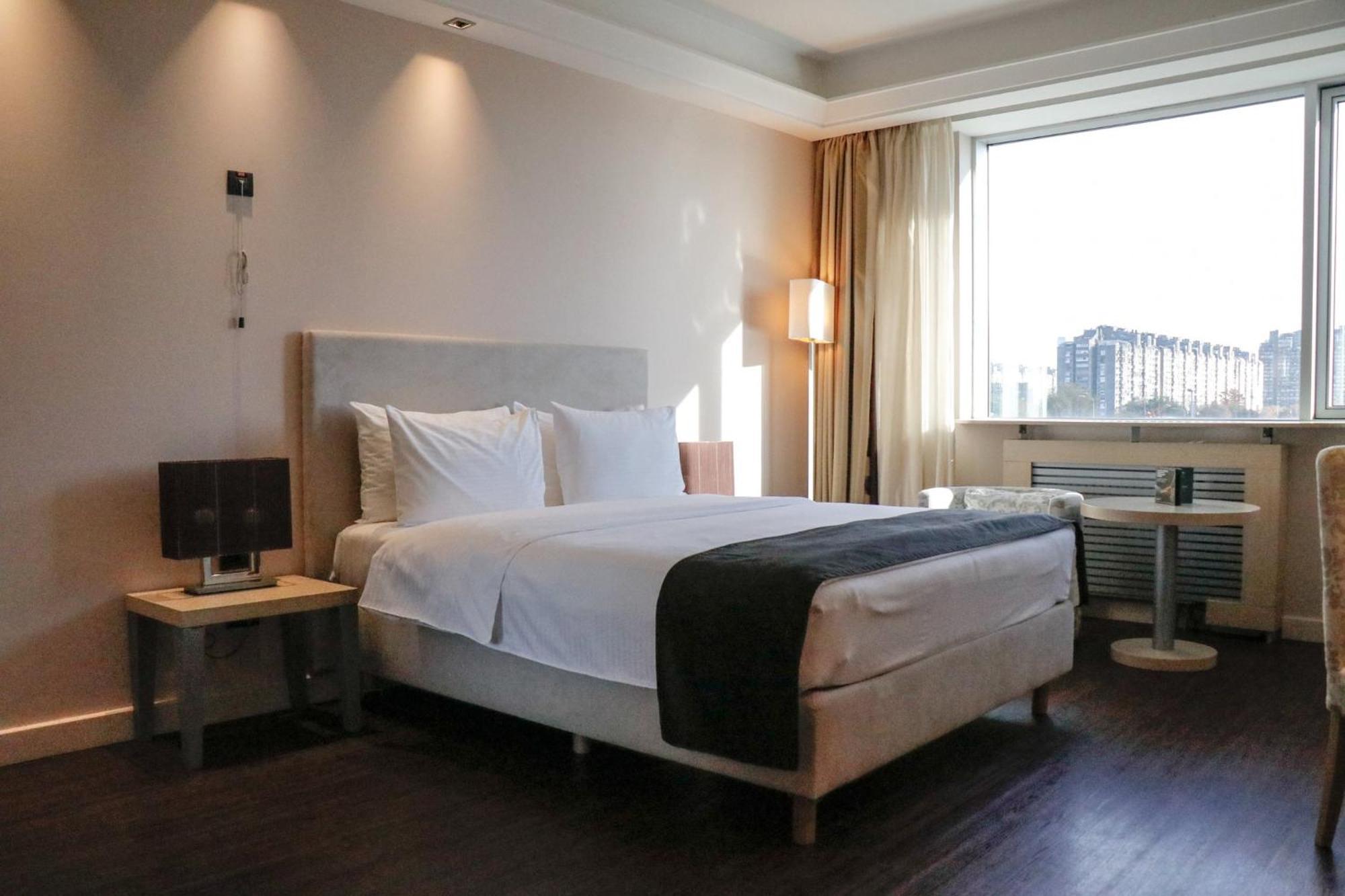 Holiday Inn Belgrade By Ihg Belgrado Exterior foto