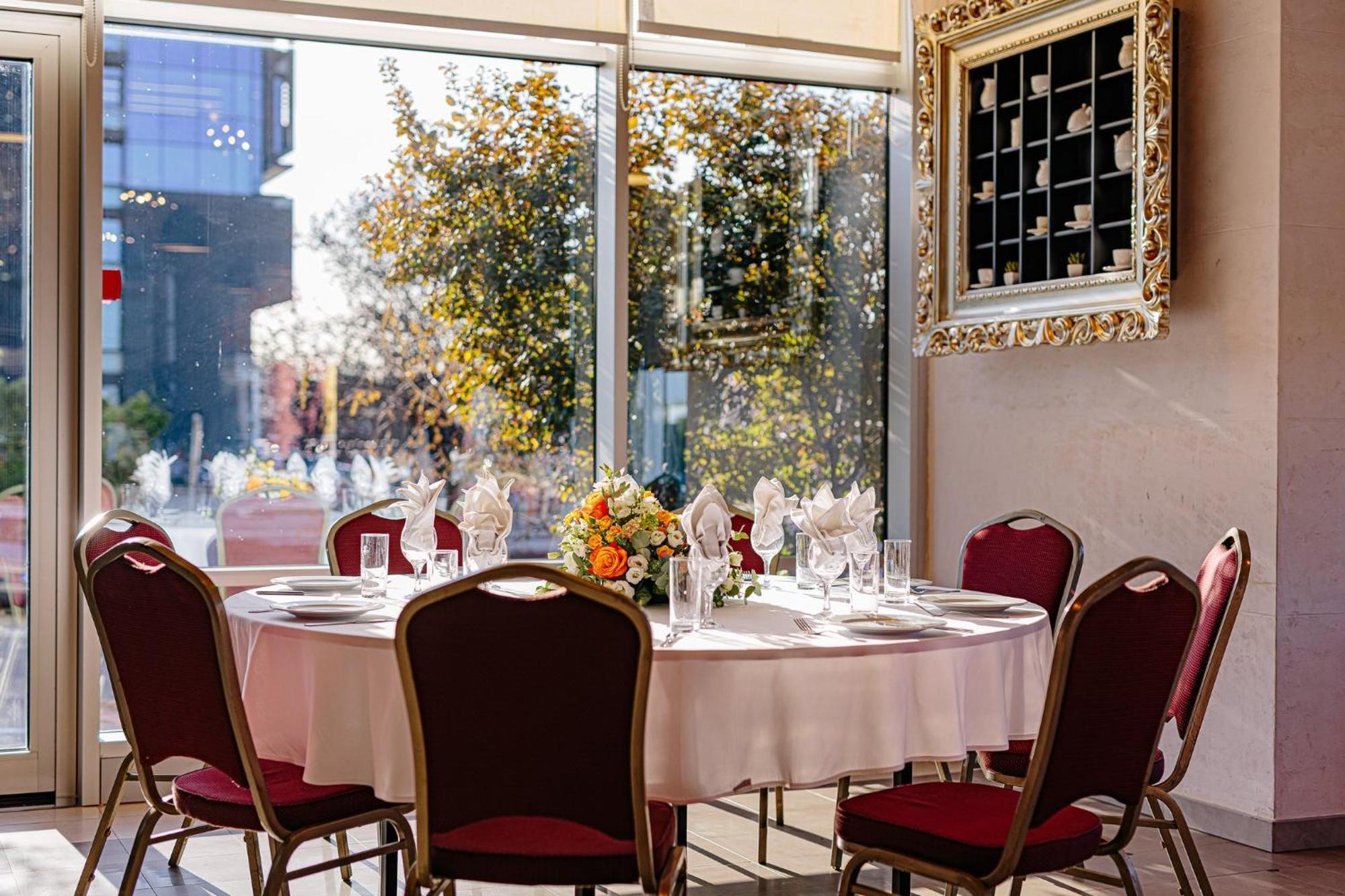 Holiday Inn Belgrade By Ihg Belgrado Exterior foto