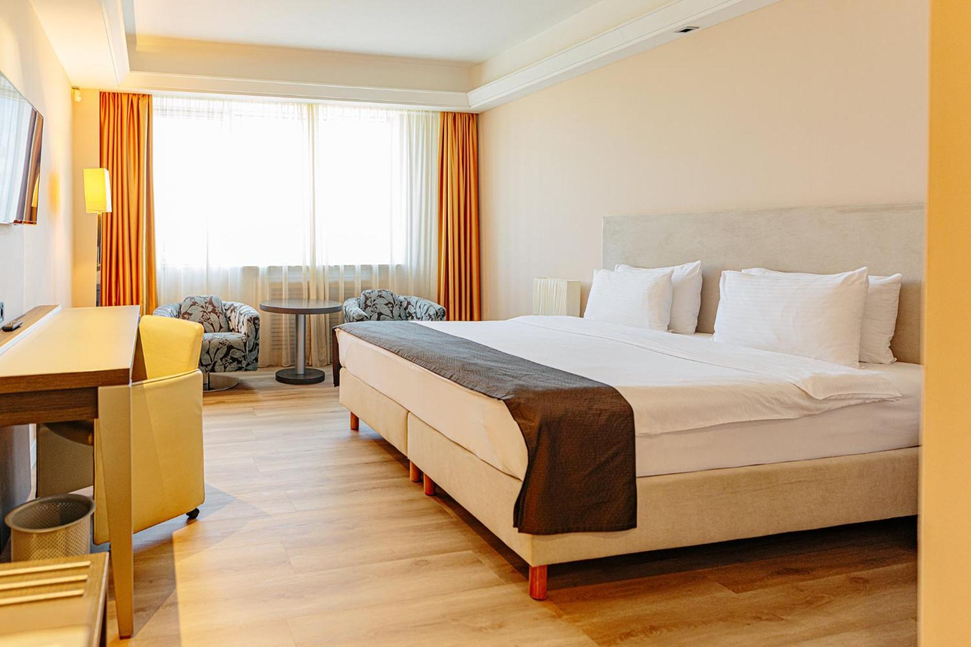 Holiday Inn Belgrade By Ihg Belgrado Exterior foto