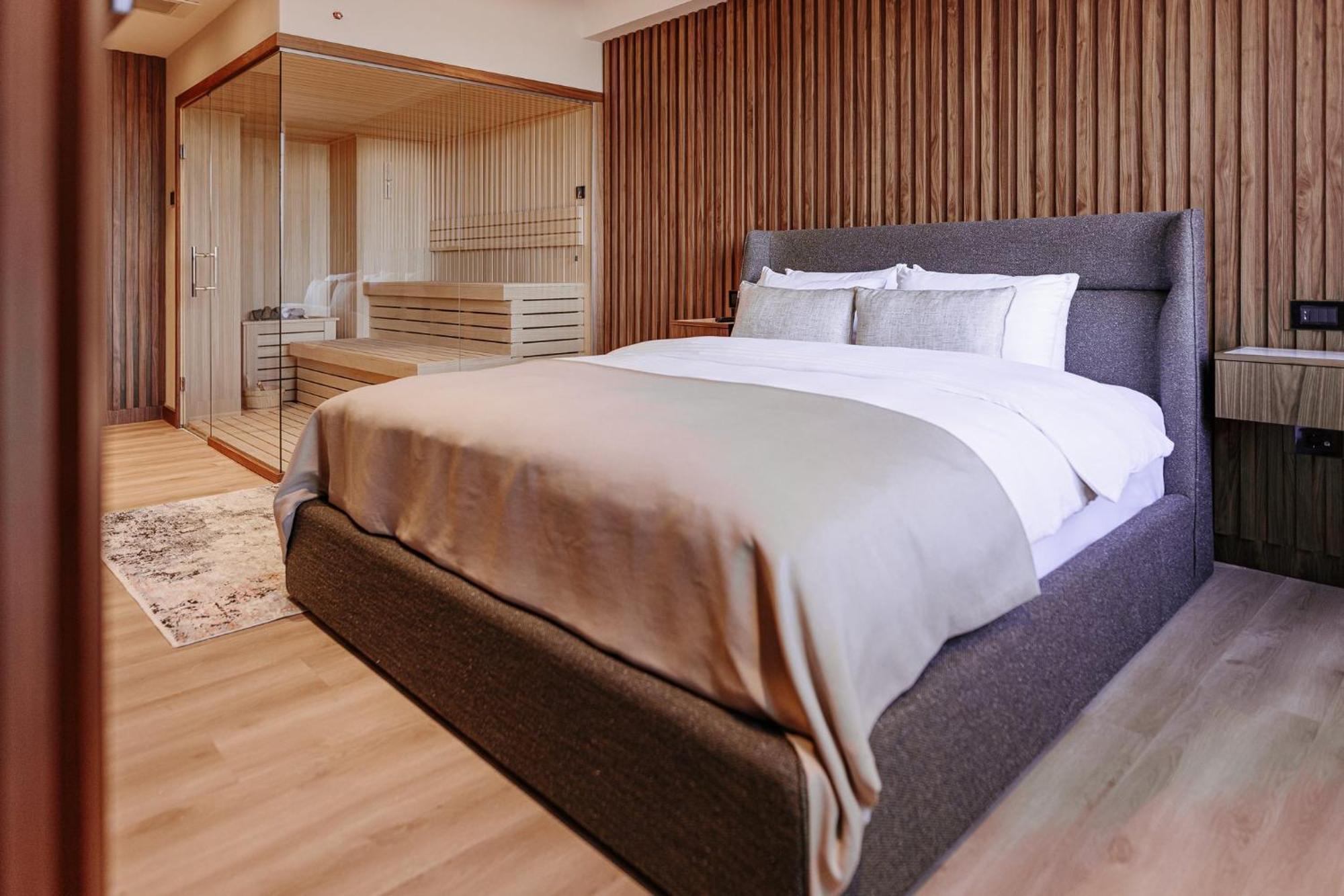 Holiday Inn Belgrade By Ihg Belgrado Exterior foto