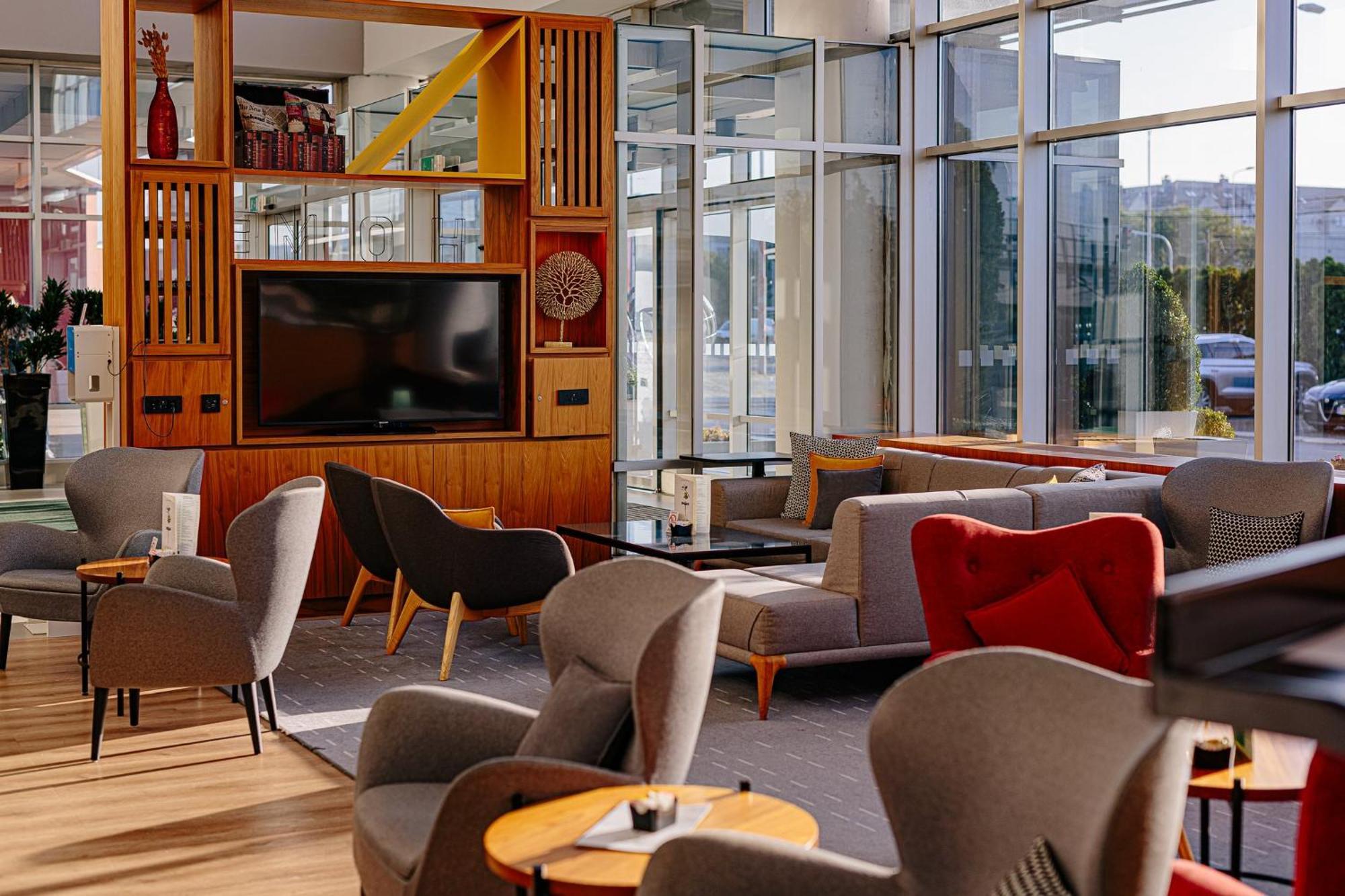 Holiday Inn Belgrade By Ihg Belgrado Exterior foto