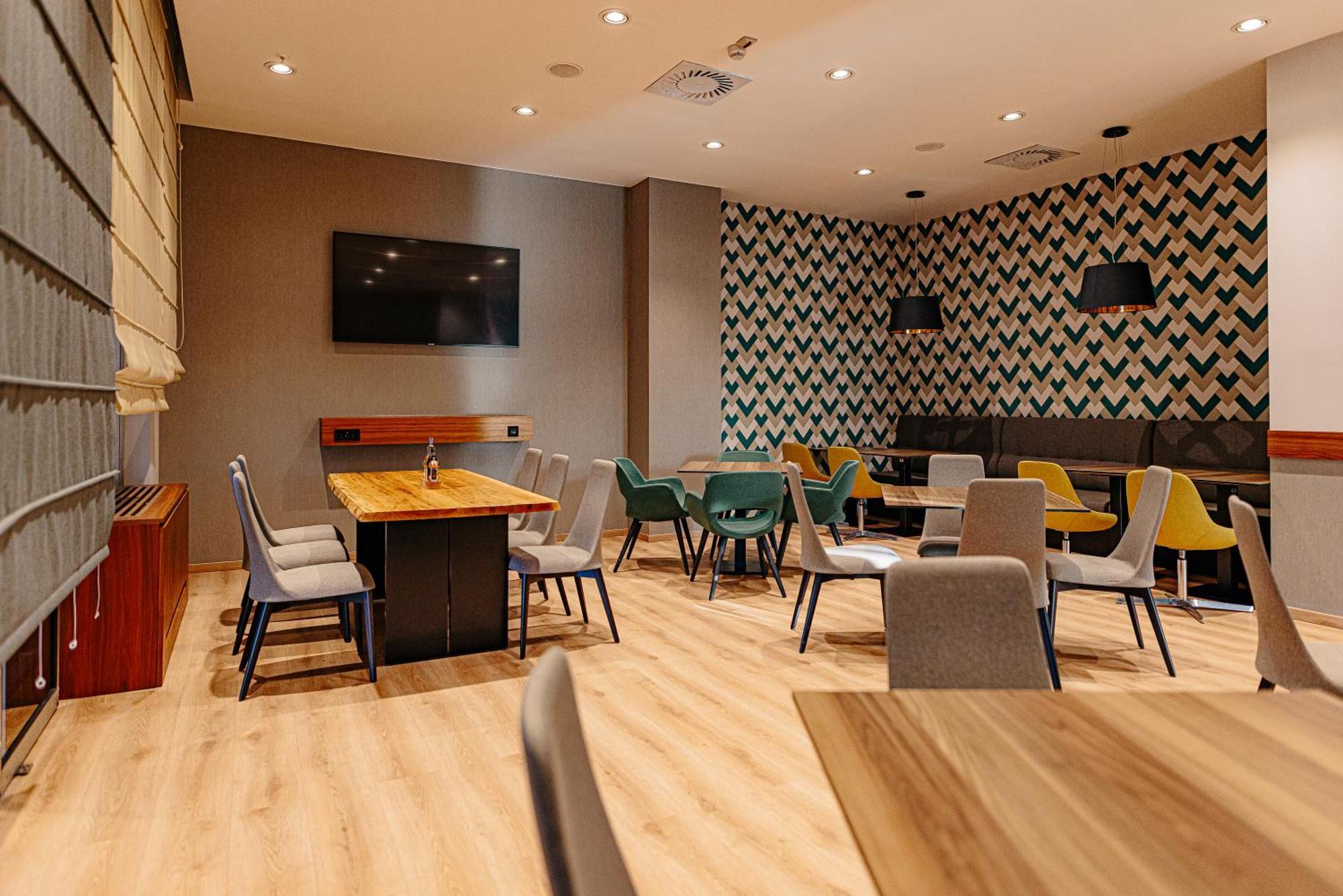 Holiday Inn Belgrade By Ihg Belgrado Exterior foto