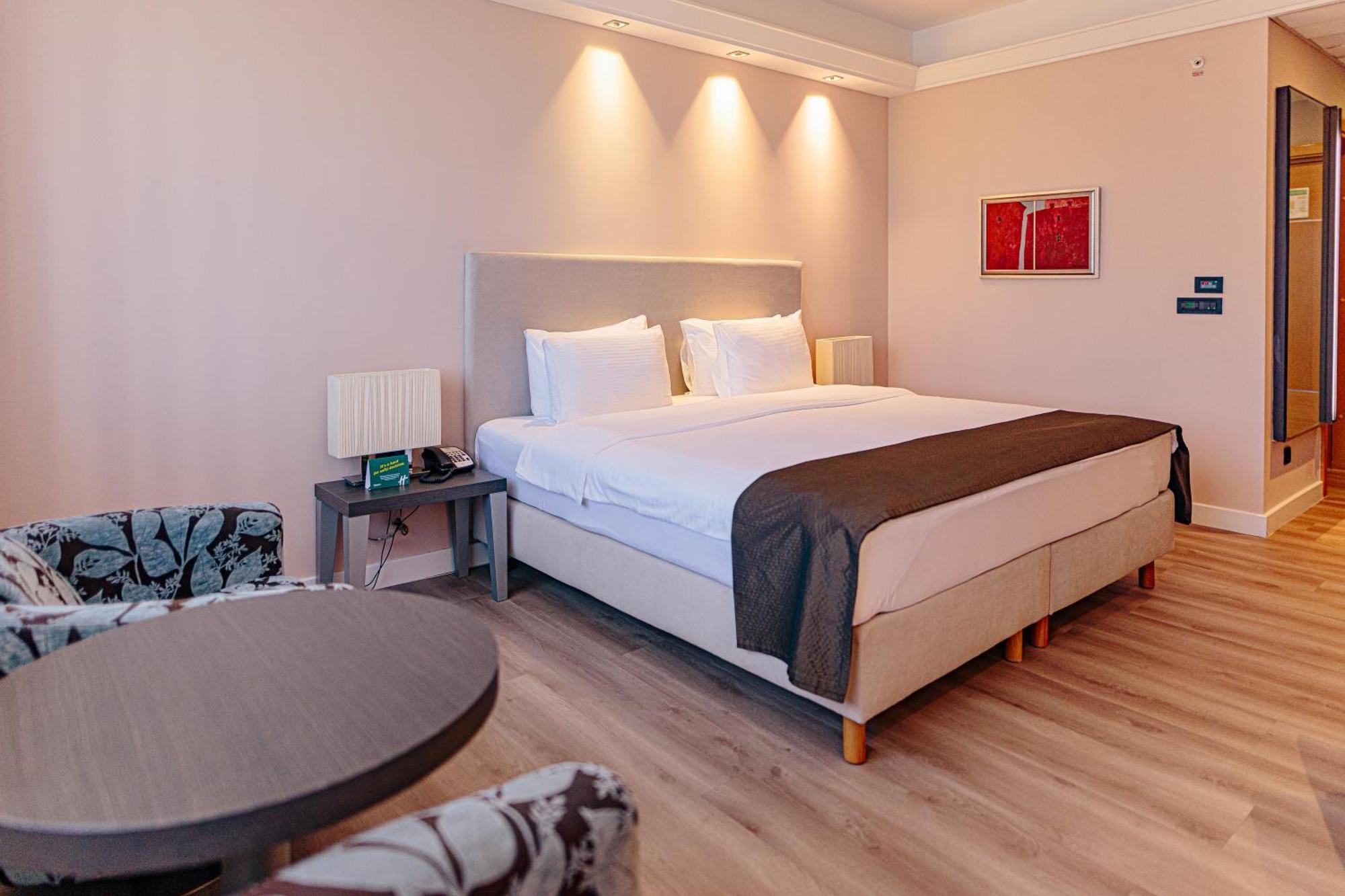 Holiday Inn Belgrade By Ihg Belgrado Exterior foto
