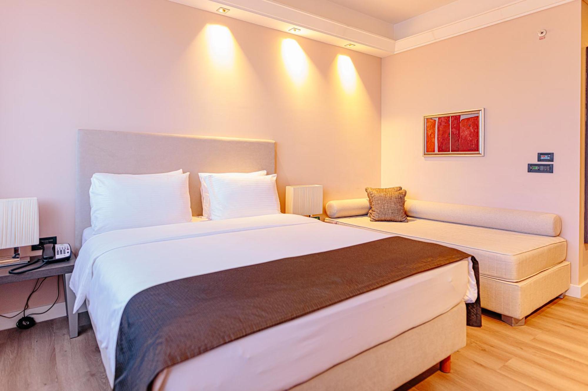 Holiday Inn Belgrade By Ihg Belgrado Exterior foto