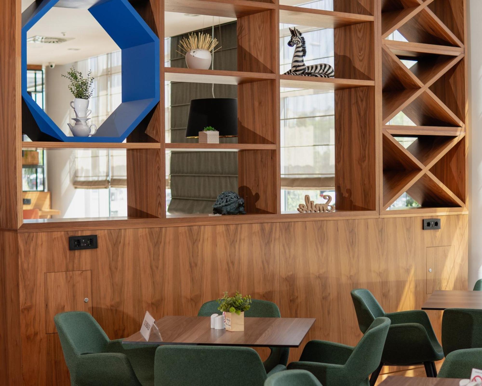 Holiday Inn Belgrade By Ihg Belgrado Exterior foto